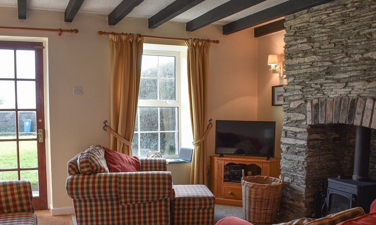 Edmonton Cottage | 2 bedroom accommodation in Edmonton, near Wadebridge
