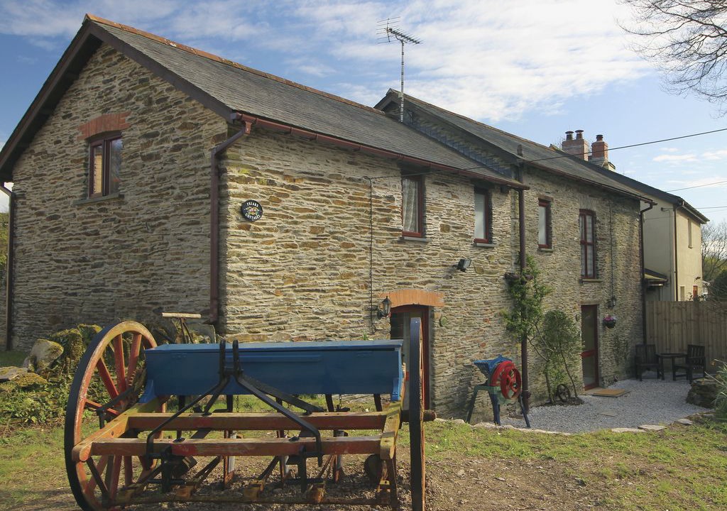 Kentisbury Cabin | 2 bedroom accommodation in Kentisbury Ford, near Barnstaple