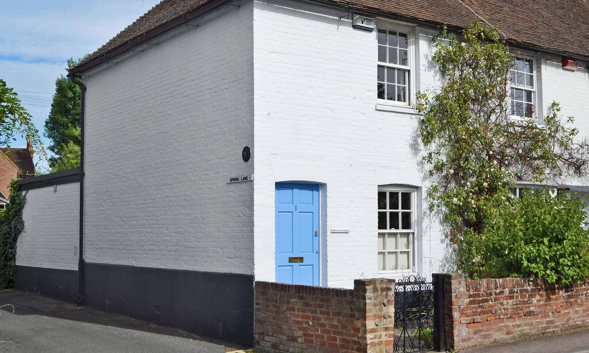 Broad Oak Cottage | 2 bedroom accommodation in Fordwich, Canterbury