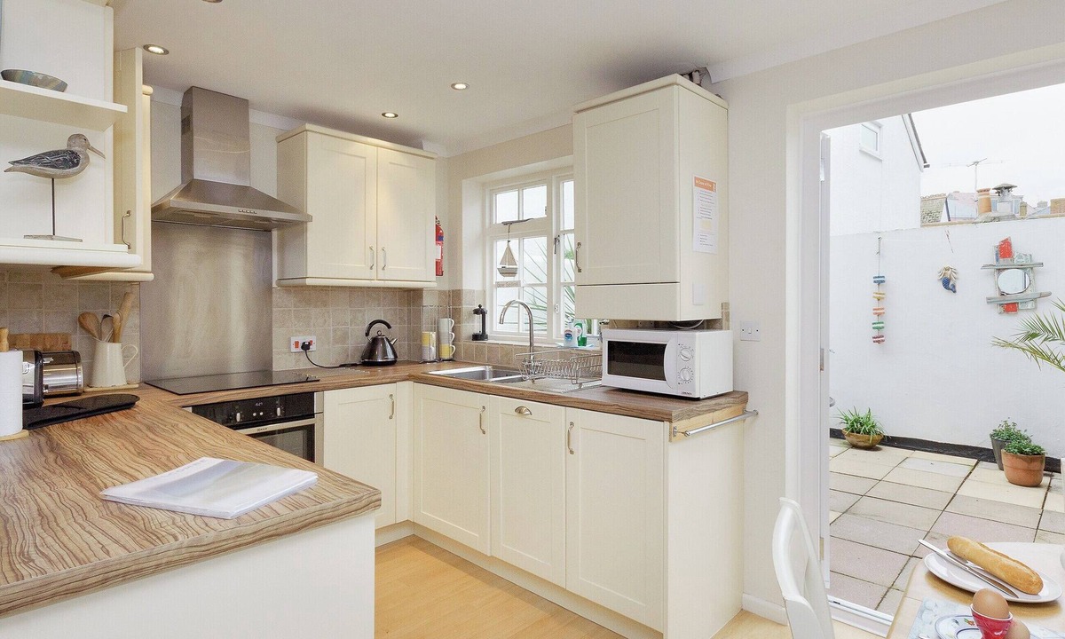 Salcombe Cottage | 2 bedroom accommodation in Fore St 2