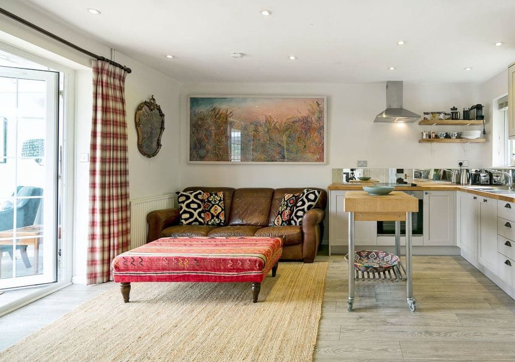 Chilworth Cabin | 2 bedroom accommodation in Guildford