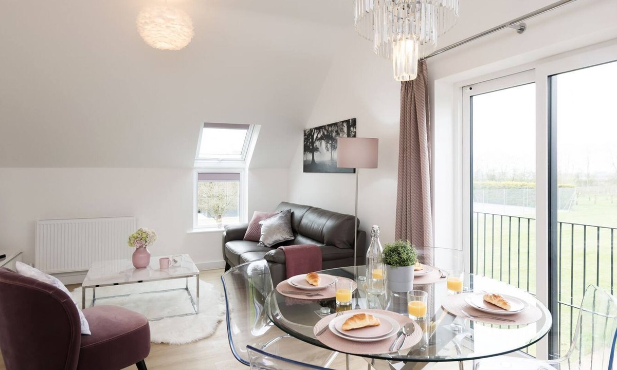 Wymondham Cabin | 2 bedroom accommodation in Wicklewood, near Wymondham
