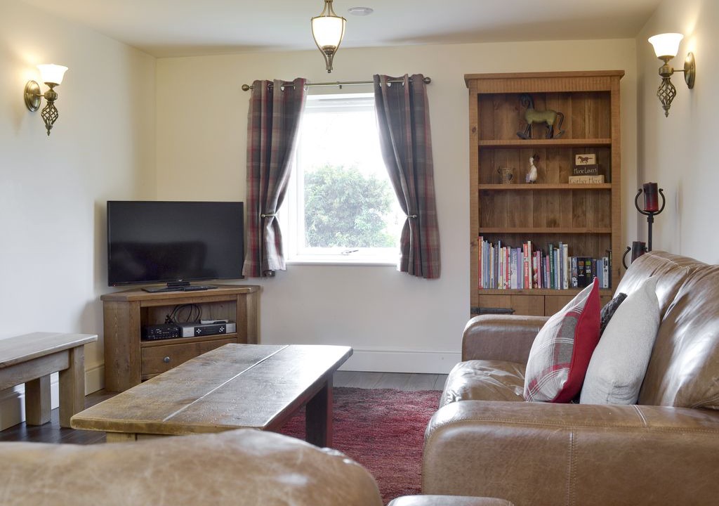 Over Haddon Cabin | 2 bedroom accommodation in Over Haddon, near Bakewell