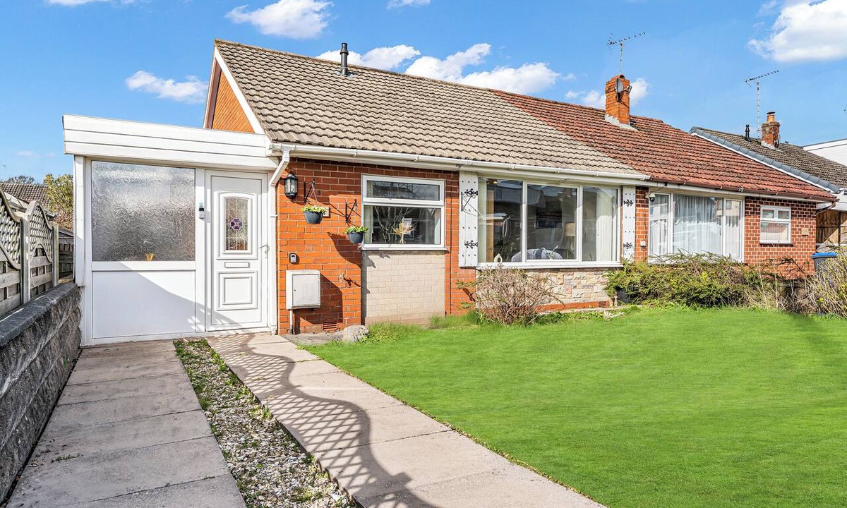 Cheadle Cottage | 2 bedroom accommodation in Cheadle