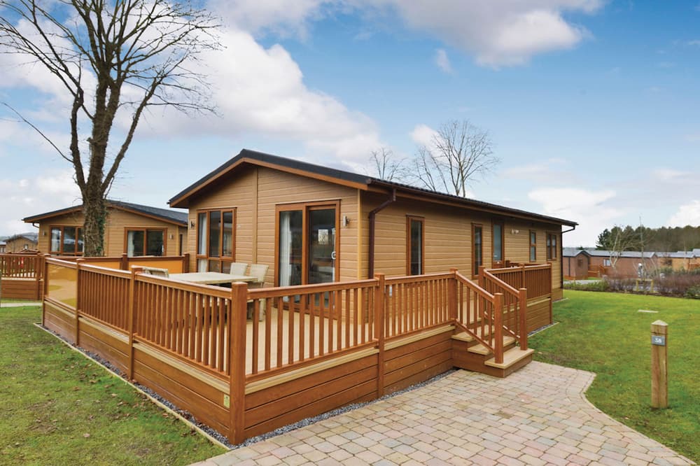 Cheddar Ski Chalet | 2 bedroom accommodation in Cheddar