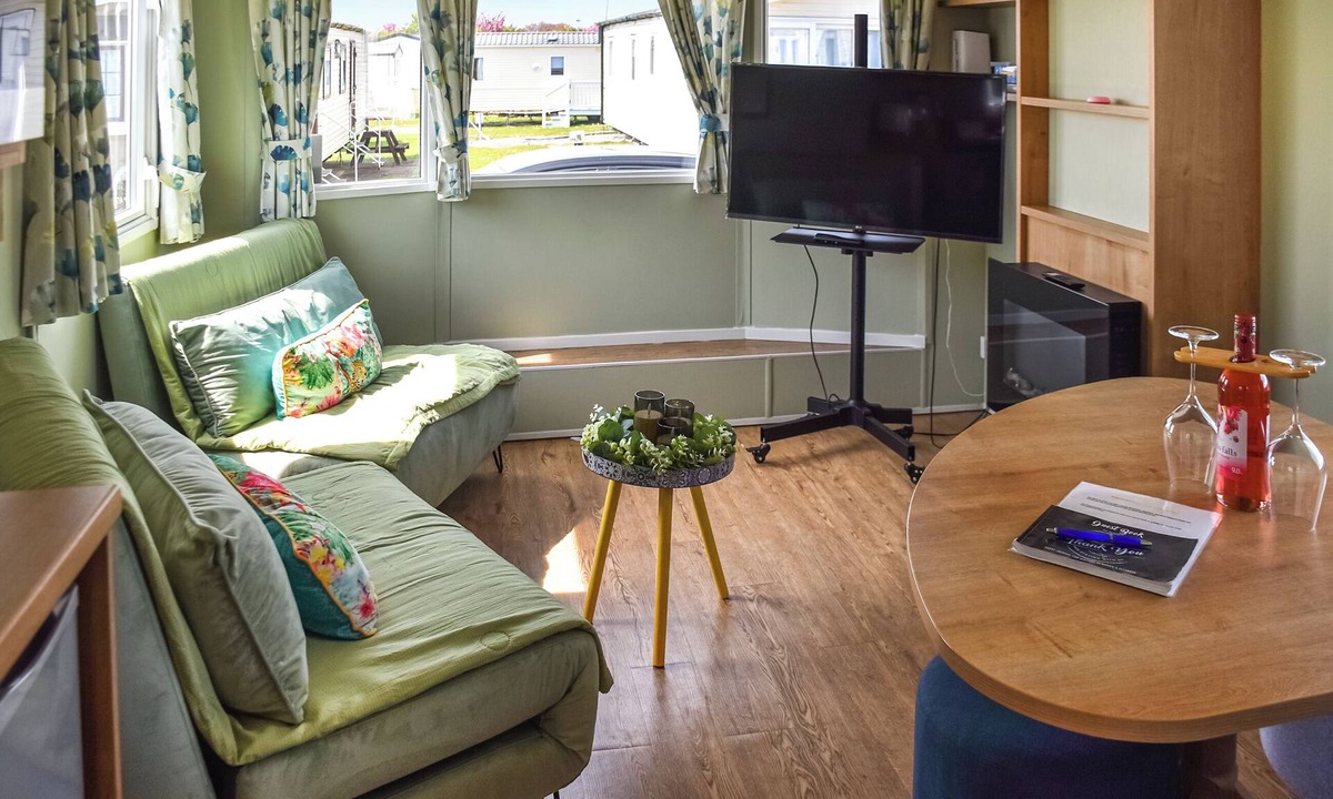 Great Yarmouth Cottage | 2 bedroom accommodation in Scratby