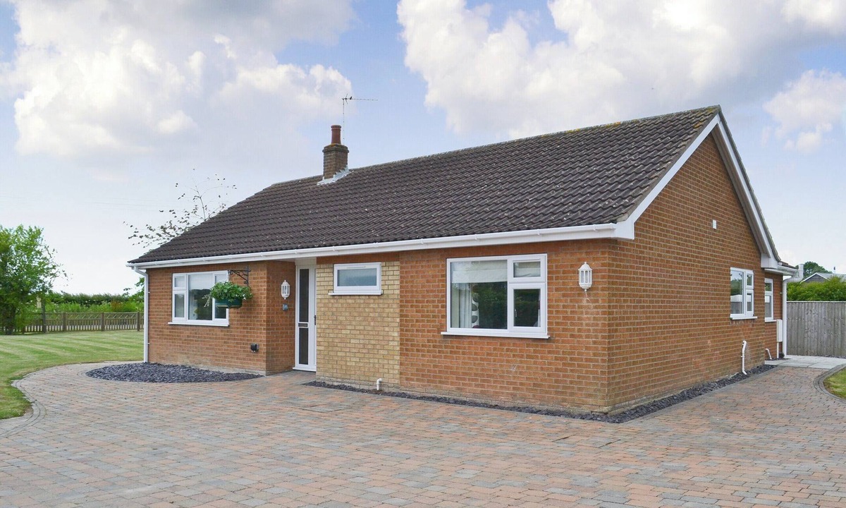 Skegness Cottage | 2 bedroom accommodation in Anderby, near Skegness