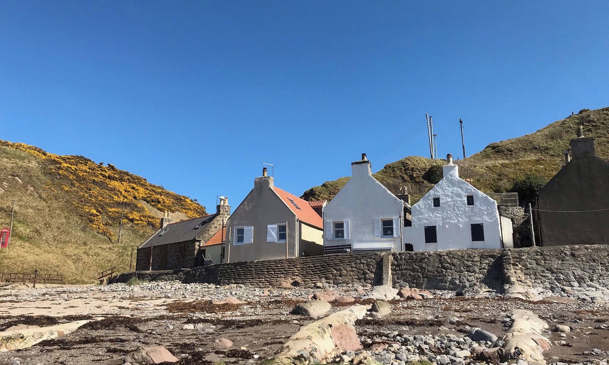 Banff Cottage | 2 bedroom accommodation in Crovie, Gardenstown