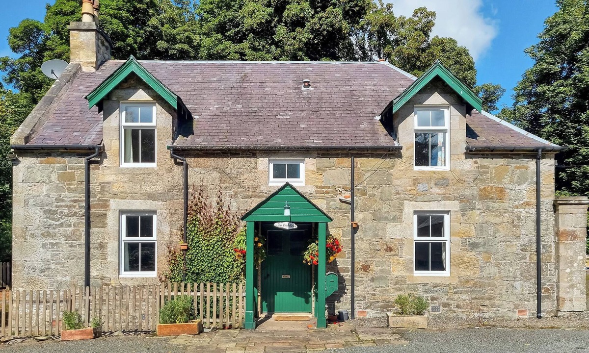 Girvan Cottage | 2 bedroom accommodation in Girvan