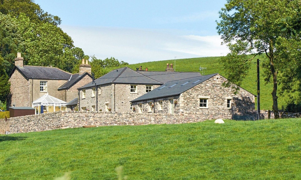 Kendal Cottage | 2 bedroom accommodation in Barrows Green, near Kendal