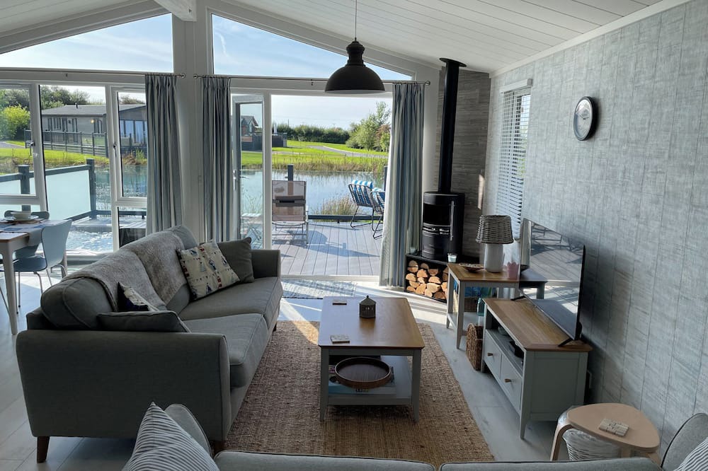 Llansantffraed Ski Chalet | 2 bedroom accommodation in Llanon