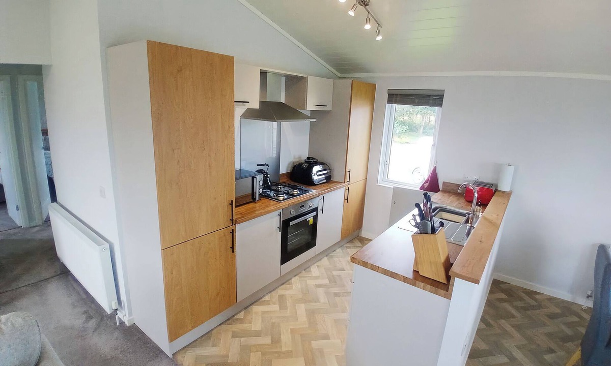 Llansantffraed Ski Chalet | 2 bedroom accommodation in Llanon