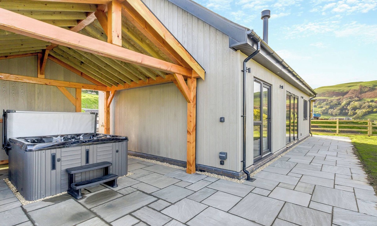 Newtown Cottage | 2 bedroom accommodation in Pentre