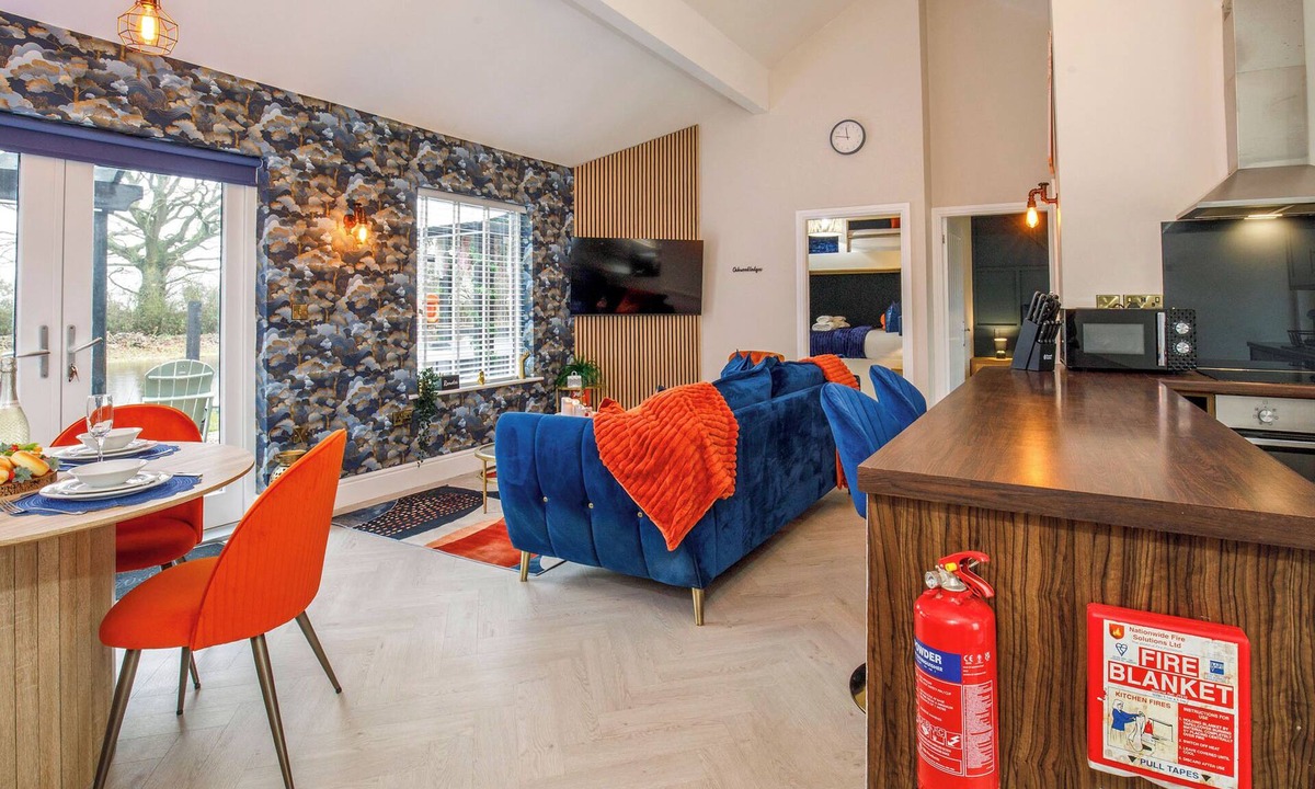Selby Ski Chalet | 2 bedroom accommodation in South Duffield, Nr York