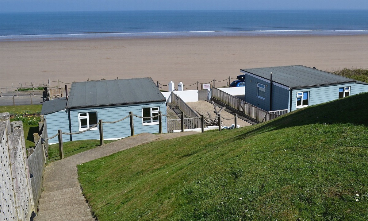 Filey Cottage | 2 bedroom accommodation in Flat Cliffs, near Primrose Valley