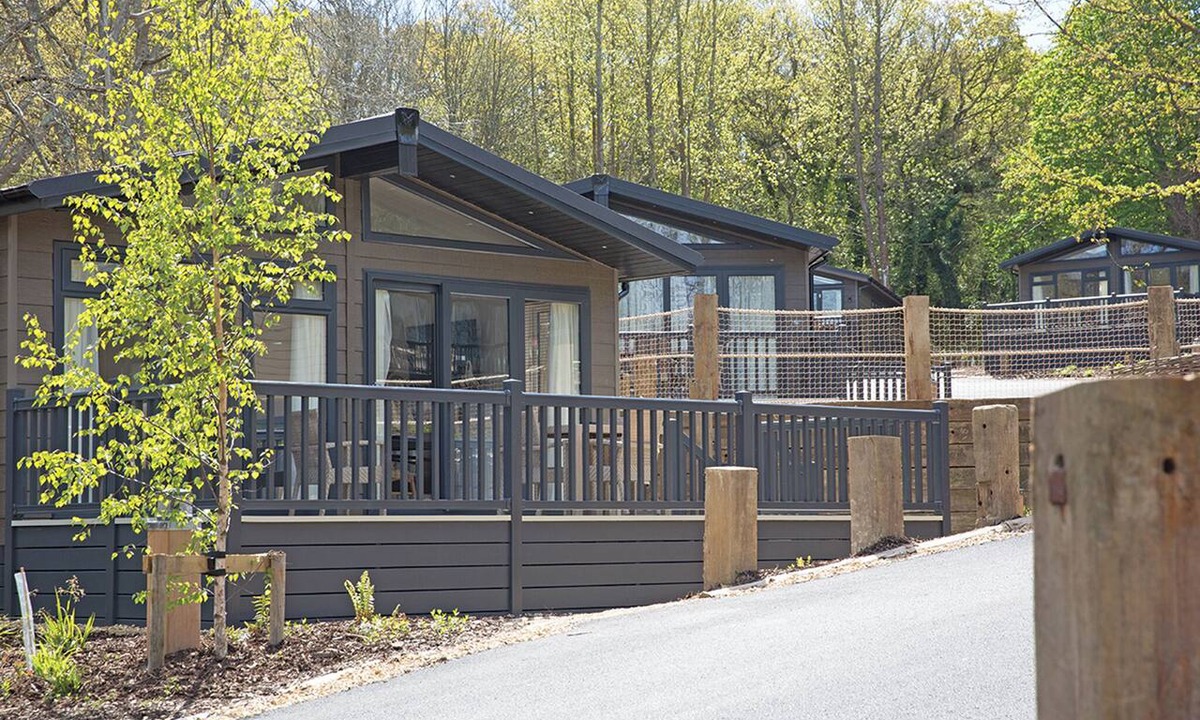Ryde Ski Chalet | 2 bedroom accommodation in Wootton Bridge, Nr Cowes