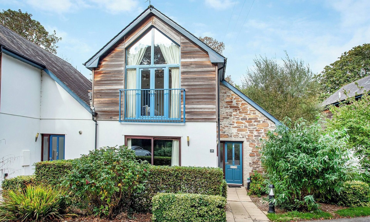 Carnon Downs Cottage | 2 bedroom accommodation in Carnon Downs, near Truro