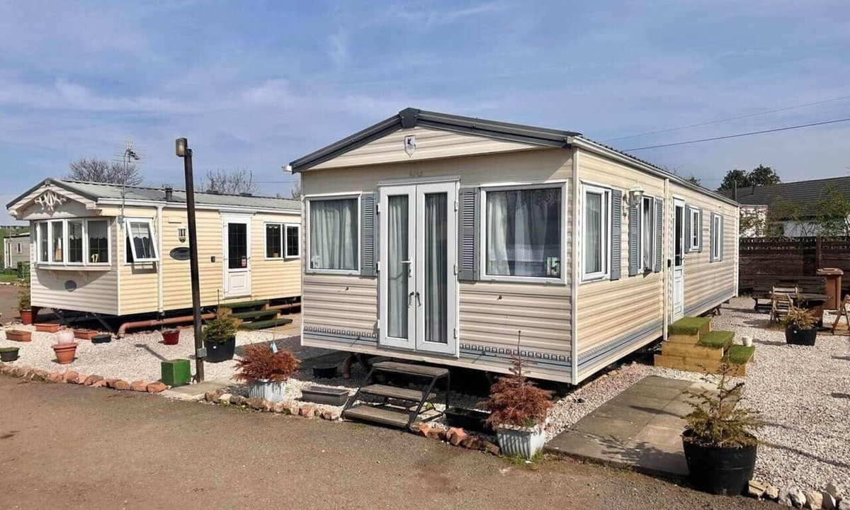 Uddingston Ski Chalet | 2 Bedroom BK Static Caravan in Uddingston, Glasgow