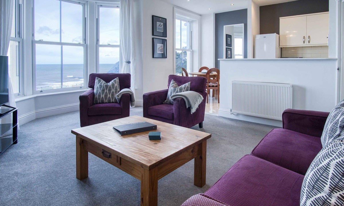 Scarborough Apartment | 2 Bedroom Luxury Sea View Apartment