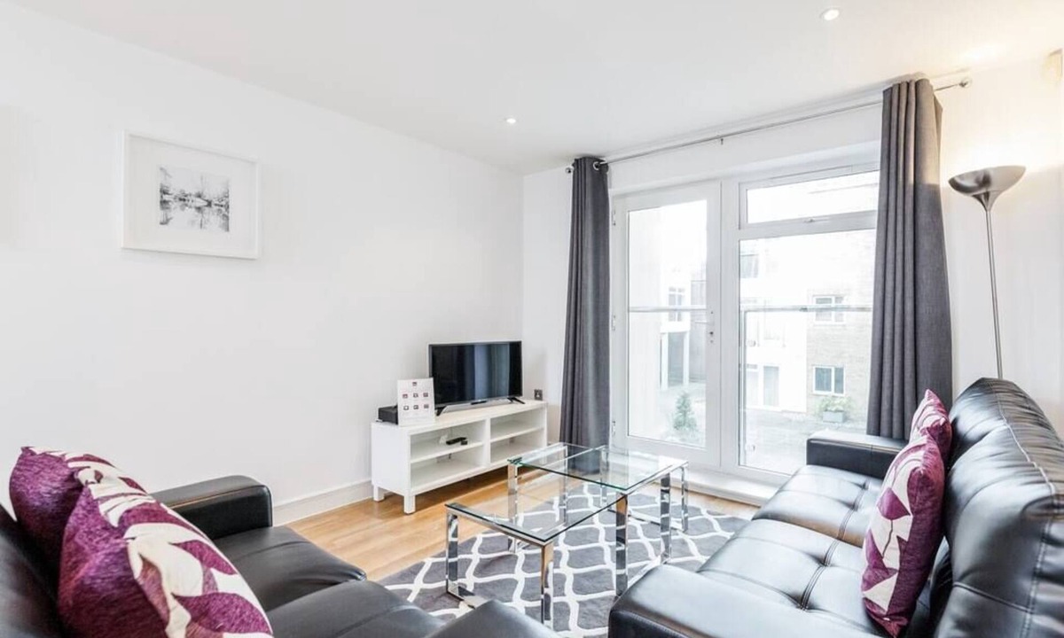 Guildford Apartment | 22 Abbots Yard - 2 bedroom apartment