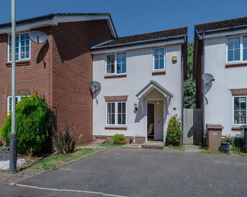 Bowthorpe House | 2BR Chapel Break Parking Kitchen Fast WiFi