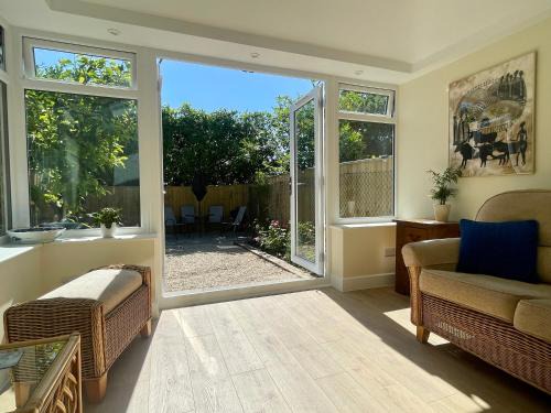Sway House | 3-bed cottage in Sway, New Forest (5 min walk from Sway Train Station)