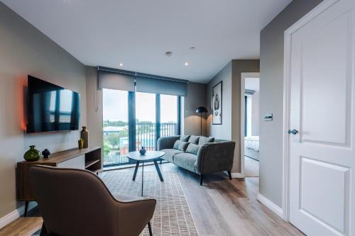 Holbeck Apartment | 3 Bed Flat - Leeds City Centre - Free Parking