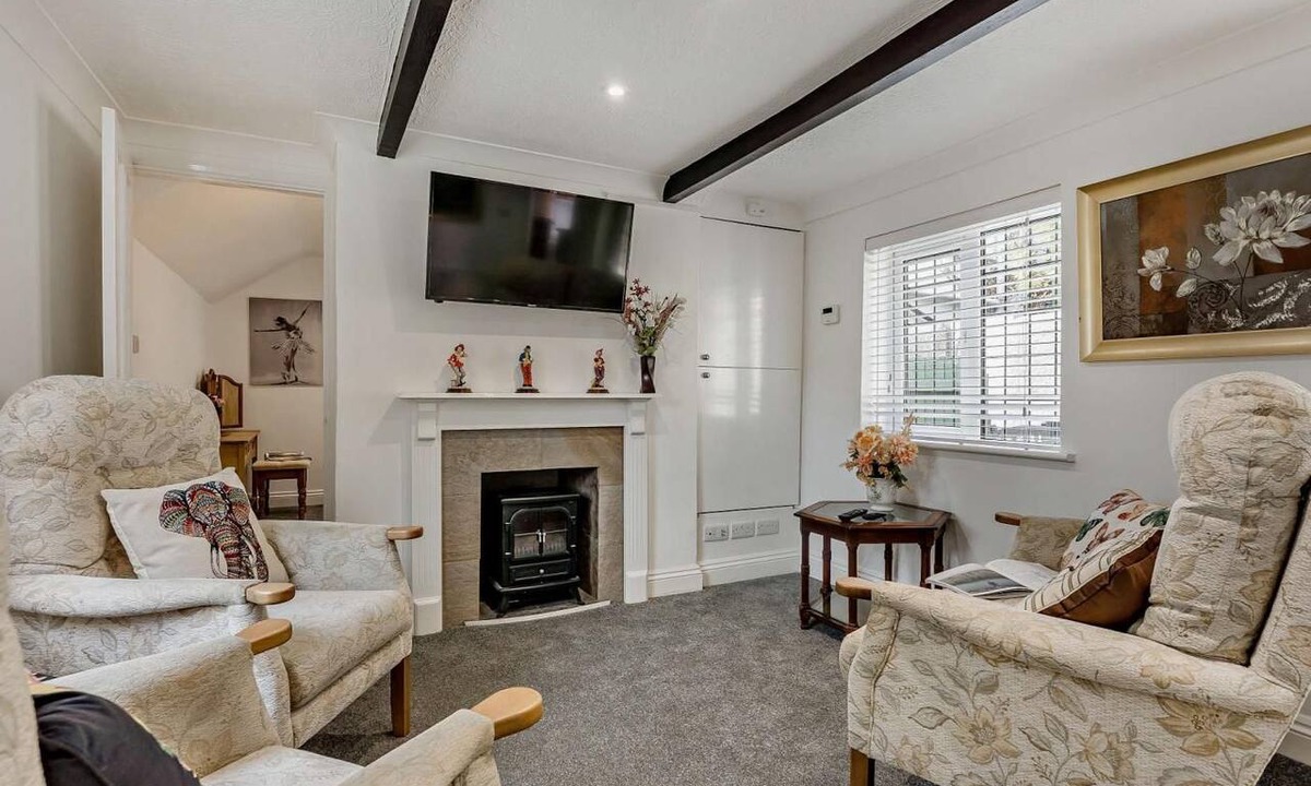 Bognor Regis Cottage | 3 Bed in Bognor Regis (oc-93447)