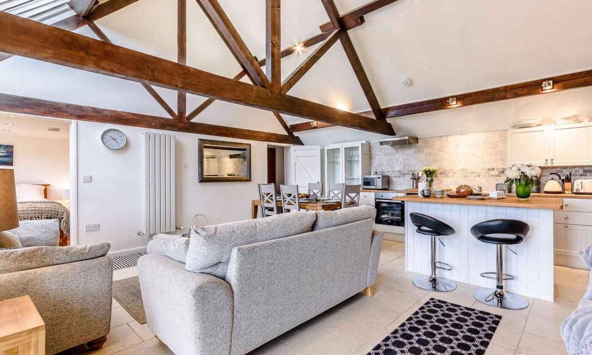 Chippenham Cottage | 3 Bed in Chippenham (oc-77334)