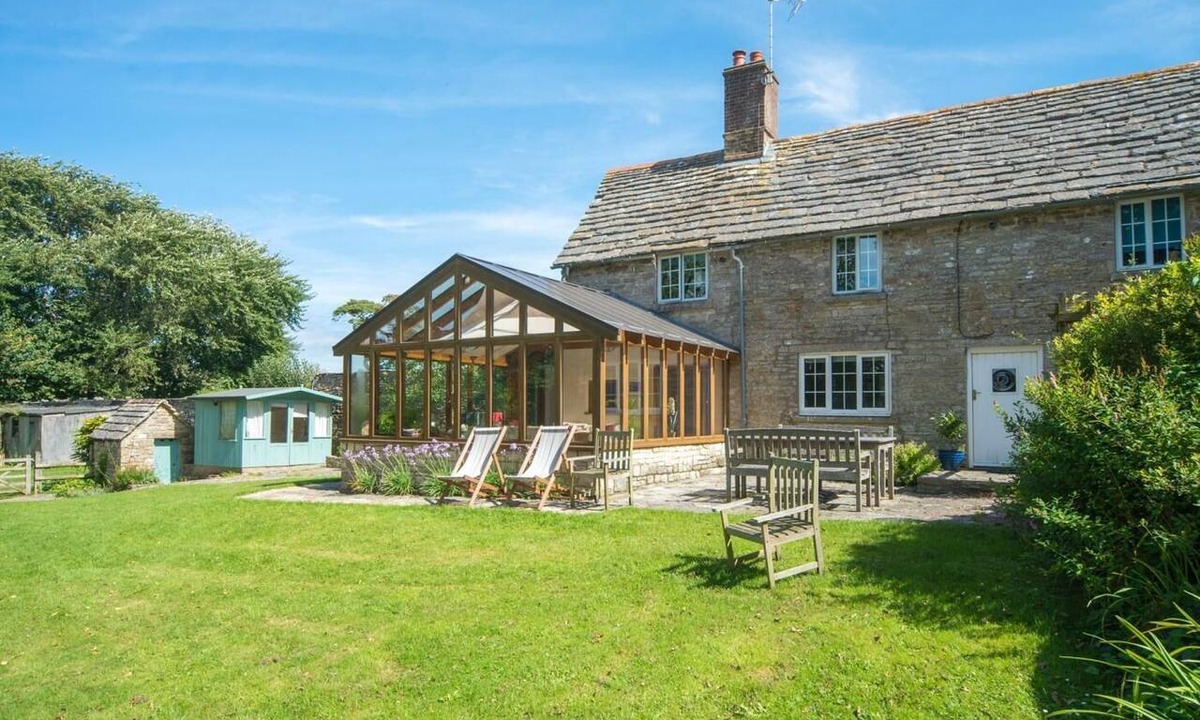 Isle of Purbeck Cottage | 3 Bed in Corfe Castle (oc-ic001)