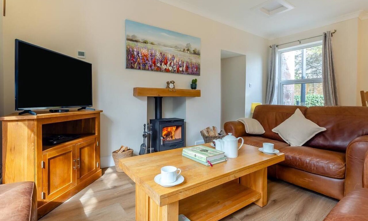 Dingwall Cottage | 3 Bed in Dingwall (oc-m39032)