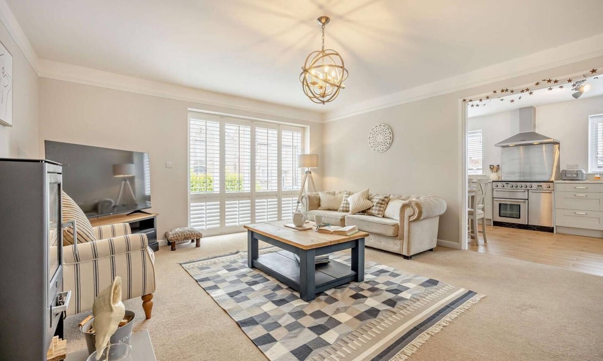 Docking Cottage | 3 Bed in Docking (oc-t27672)