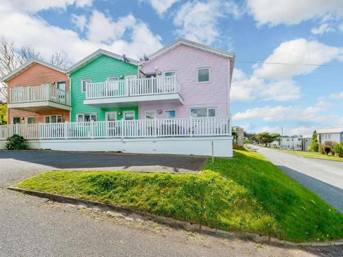 Pembroke House | 3 Bed in Freshwater East oc-fb277