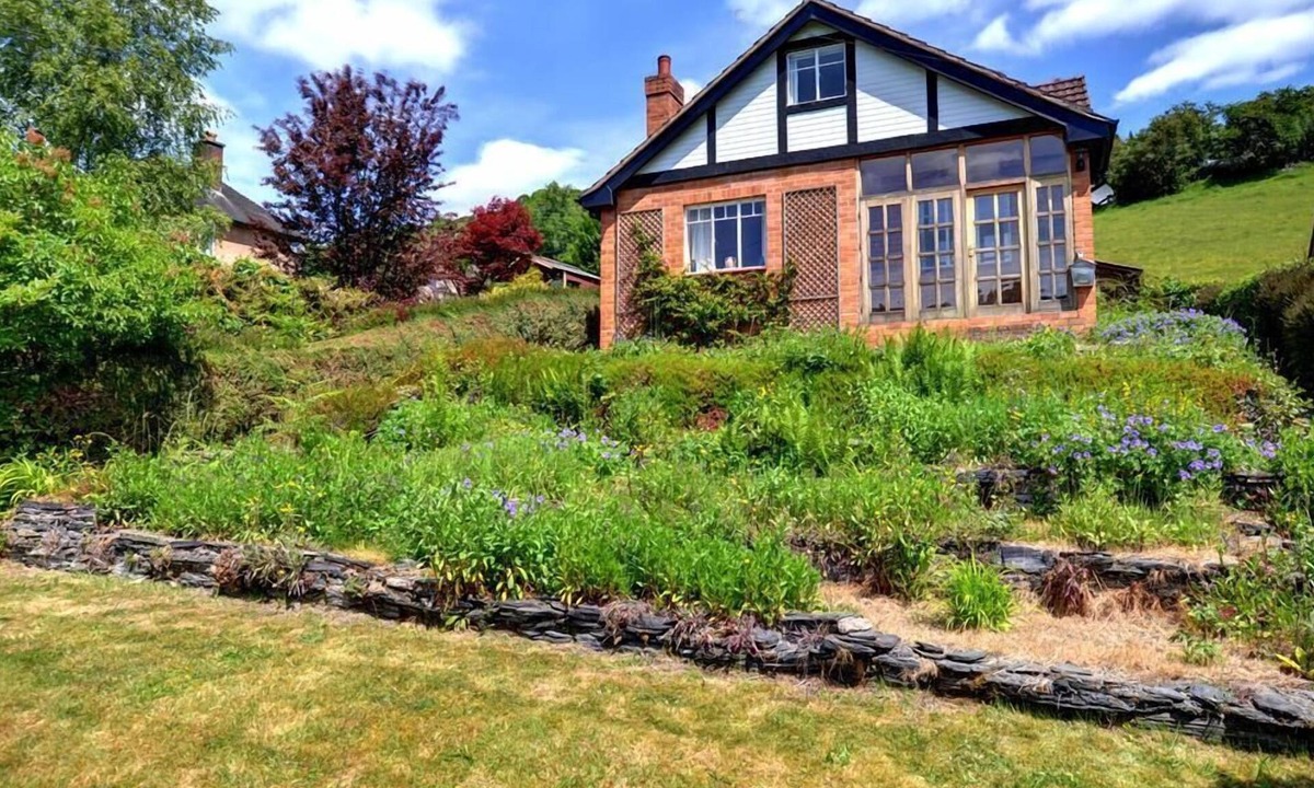 Glyn Ceiriog Cottage | 3 Bed in Llangollen (oc-waf216)