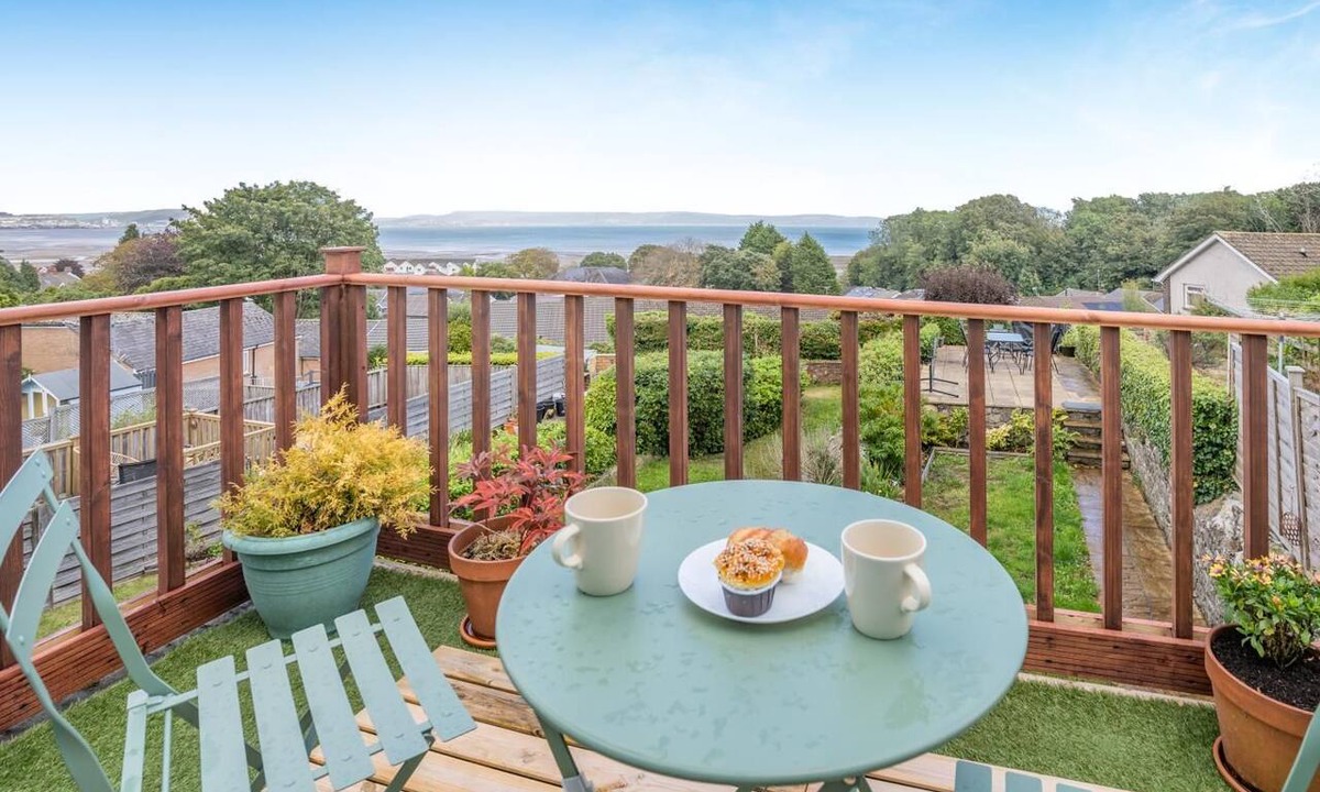 Mumbles Cottage | 3 Bed in Mumbles (oc-m33090)