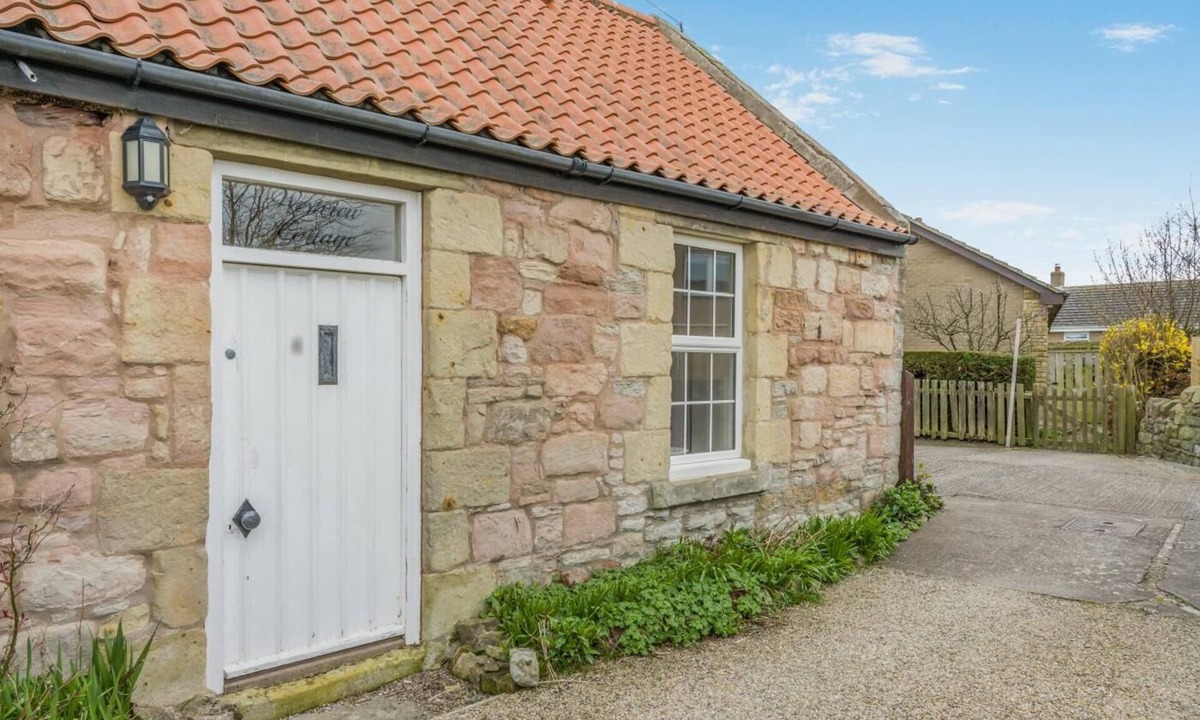 North Sunderland Cottage | 3 Bed in North Sunderland (oc-w29482)