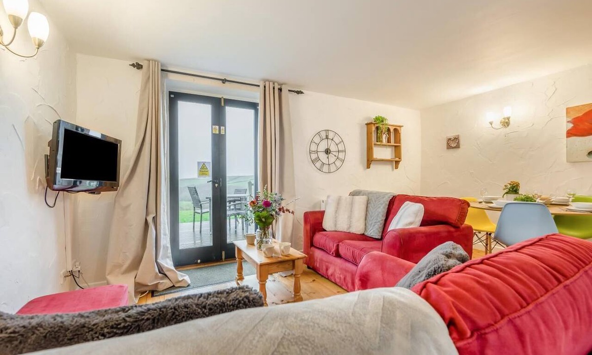 Wainhouse Corner Cottage | 3 Bed in St. Gennys (oc-a34633)
