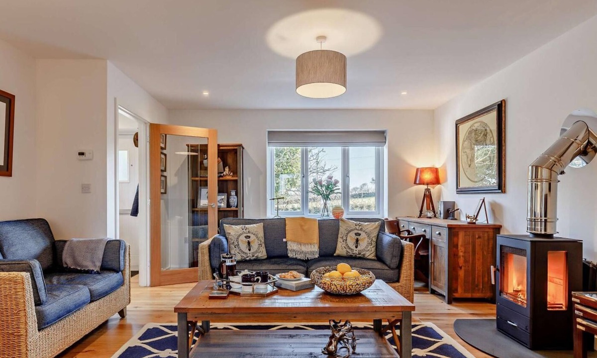 St Austell Cottage | 3 Bed in St. Austell (oc-t27271)