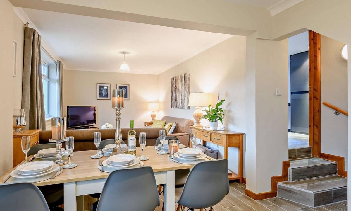 West Lulworth Cottage | 3 Bed in Wareham (oc-82367)