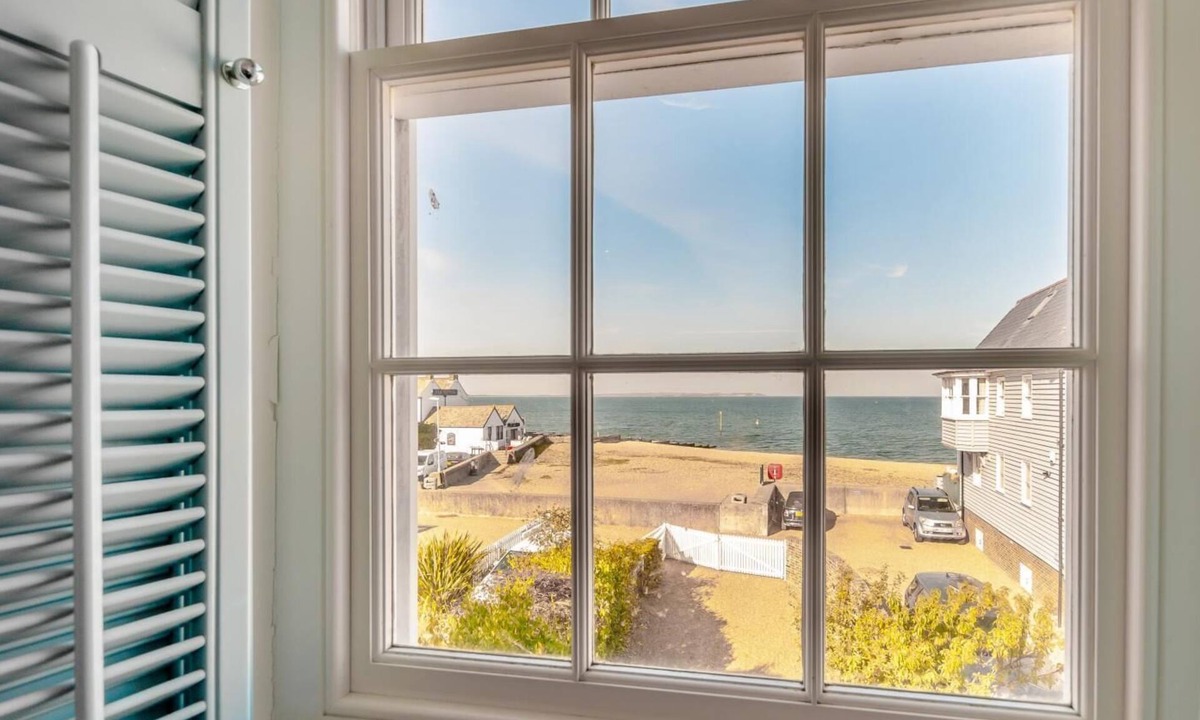Whitstable Cottage | 3 Bed in Whitstable (oc-o28123)