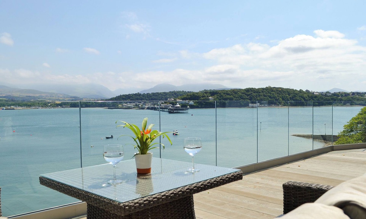 Menai Bridge Cottage | 3 bedroom accommodation in Glyngarth, near Beaumaris