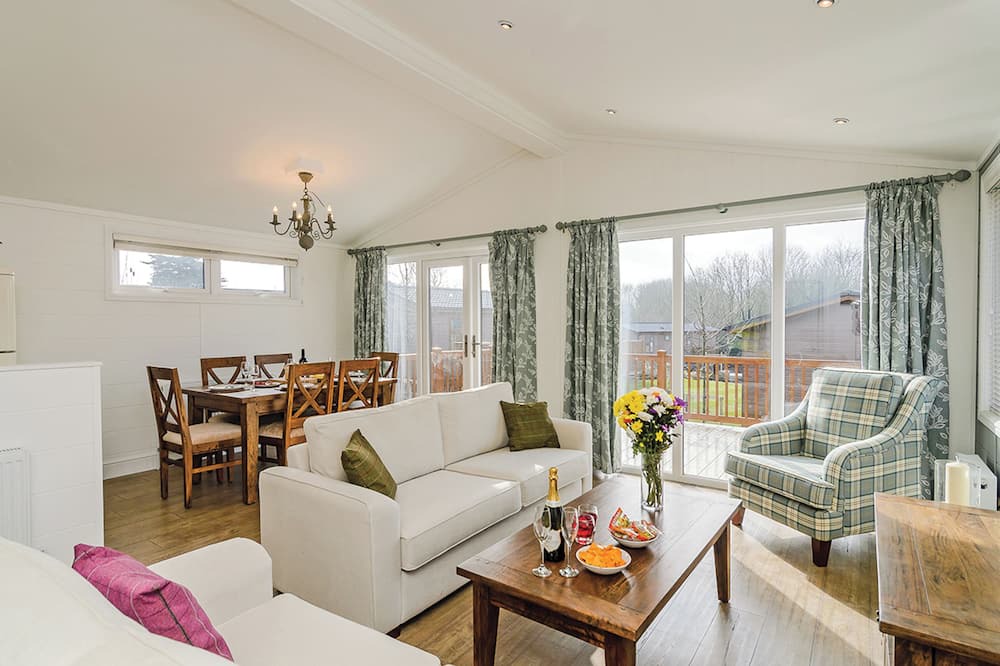 Stuppington Ski Chalet | 3 bedroom accommodation in Canterbury