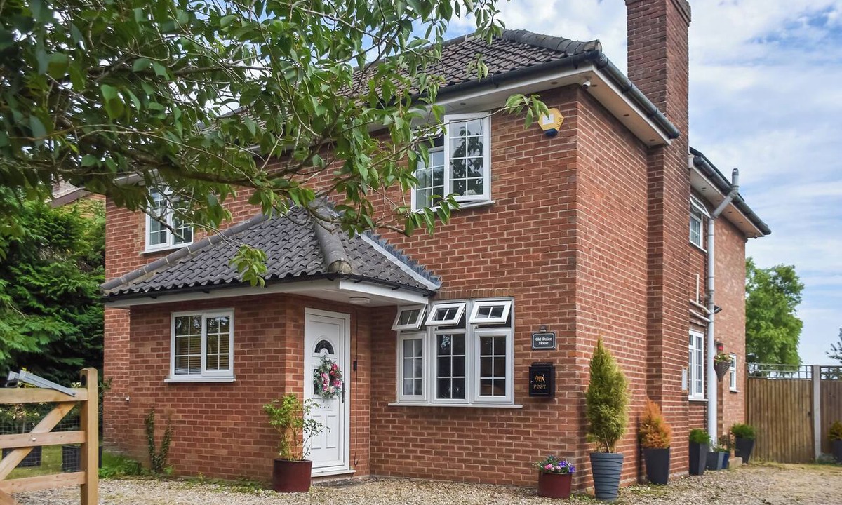 Irstead Cottage | 3 bedroom accommodation in Fleggburgh