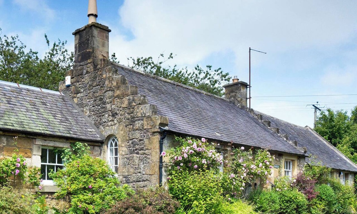 Penicuik Cottage | 3 bedroom accommodation in Edinburgh