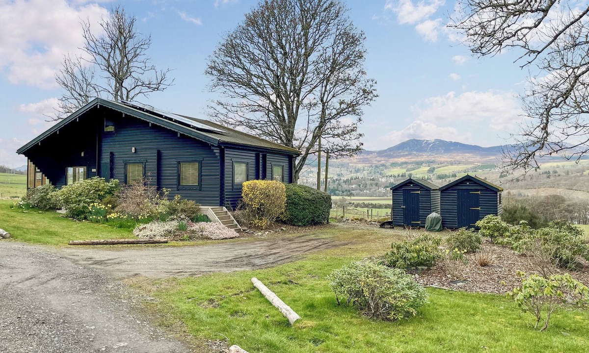 Pitlochry Cottage | 3 bedroom accommodation in Pitlochry