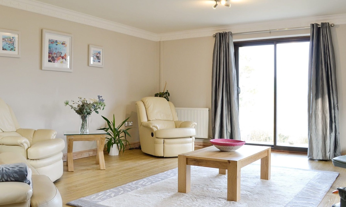 Llanybri Cottage | 3 bedroom accommodation in Llansteffan, near Carmarthen