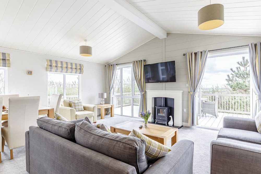 White Cross Ski Chalet | 3 bedroom accommodation in Newquay