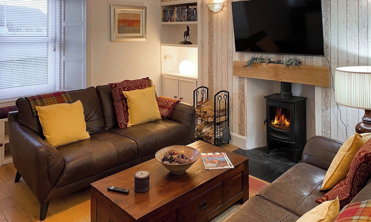 Auchtermuchty Cottage | 3 bedroom accommodation in Auchtermuchty, near Cupar