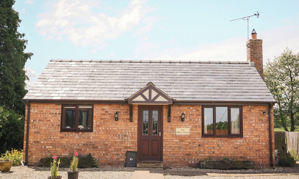 Malpas Cottage | 3 bedroom accommodation in Bickley, near Malpas