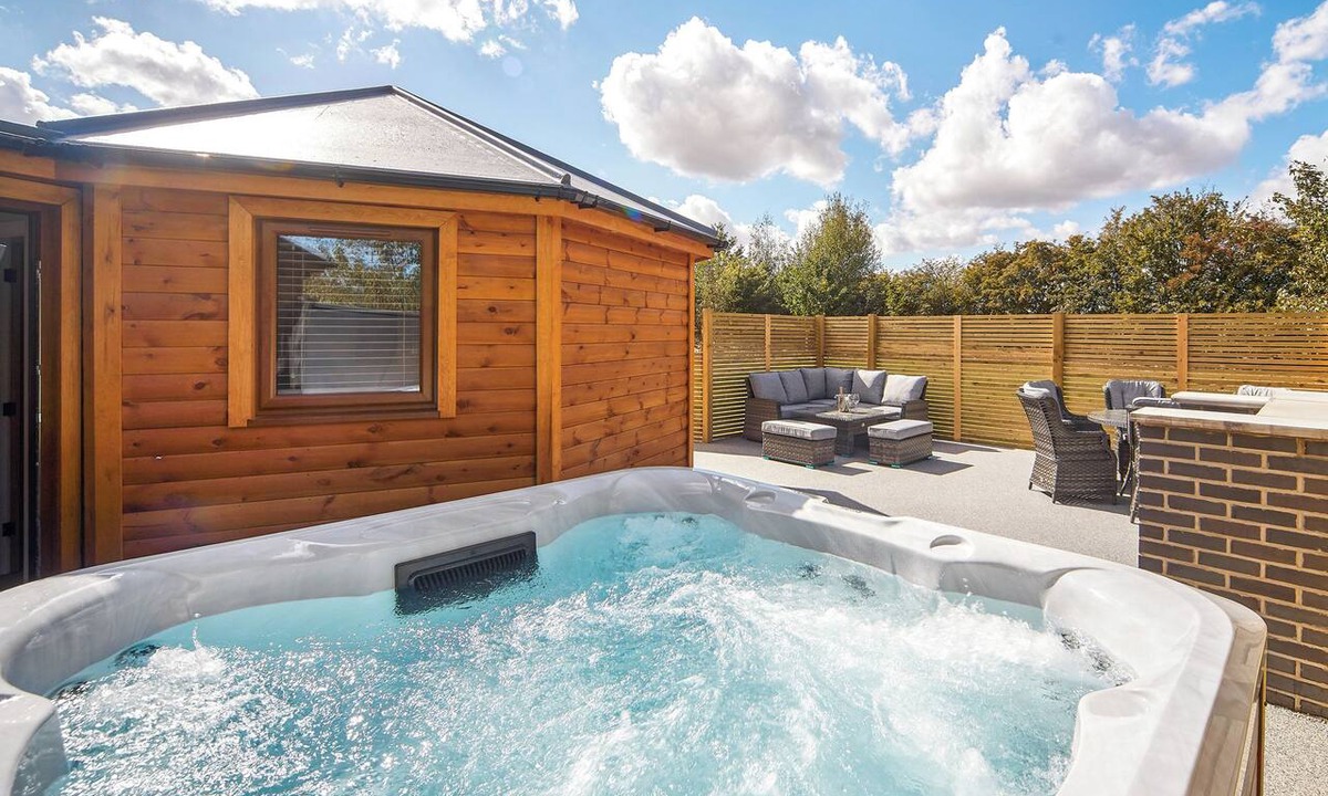 Fitling Ski Chalet | 3 bedroom accommodation in Fitling, Nr Hornsea